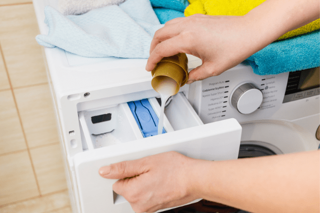 Liquid vs Powder Detergent - Which is Better for Washing Machine? 2 Liquid Detergent